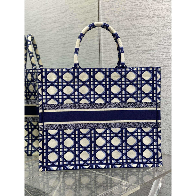 D*or book tote blue