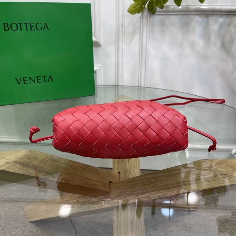 Bo*te*ga ve*ne*ta pouch clutch mini red