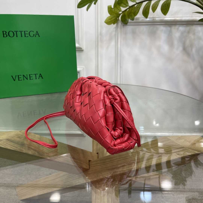 Bo*te*ga ve*ne*ta pouch clutch mini red