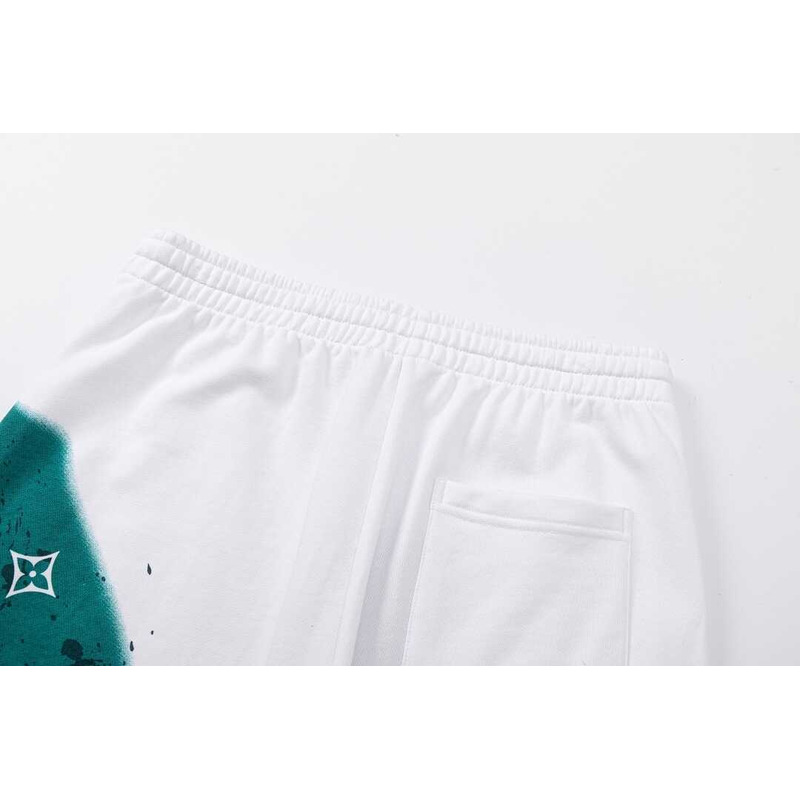 l**is V*t*n mixed color short green white