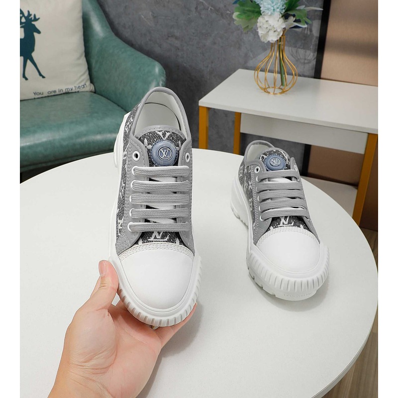 l**is V*t*n lv squad sneakers grey