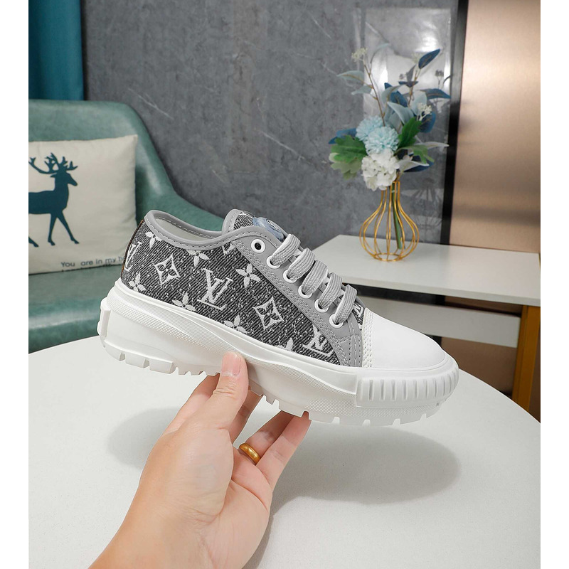 l**is V*t*n lv squad sneakers grey