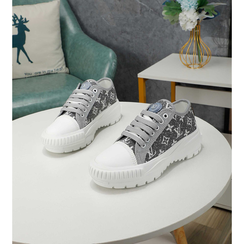 l**is V*t*n lv squad sneakers grey