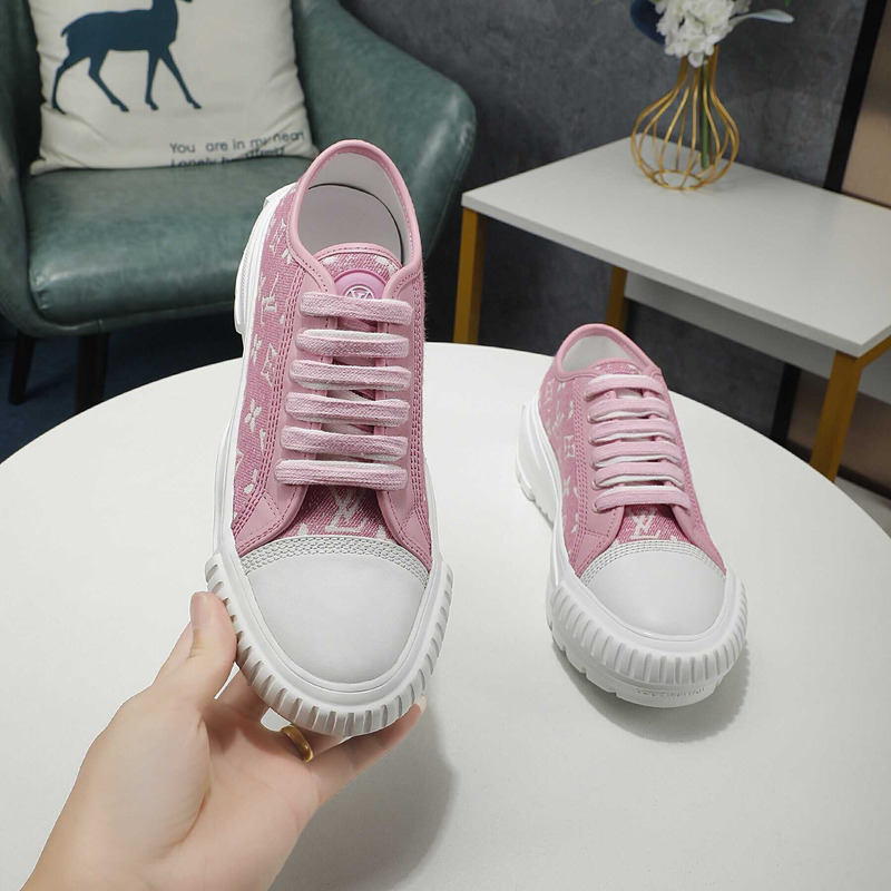 l**is V*t*n lv squad sneakers pink