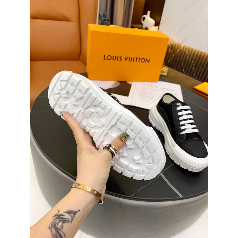 l**is V*t*n lv squad sneaker black