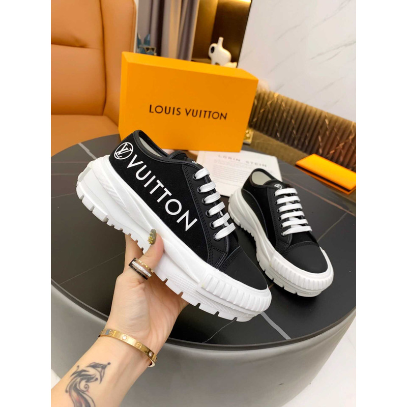 l**is V*t*n lv squad sneaker black