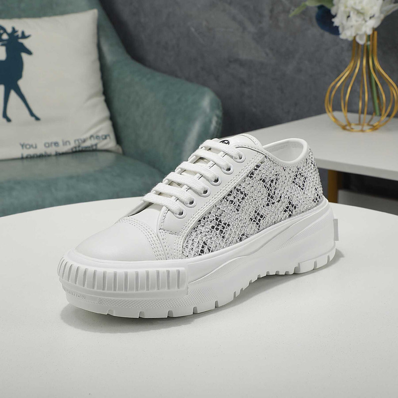 l**is V*t*n lv squad sneaker white