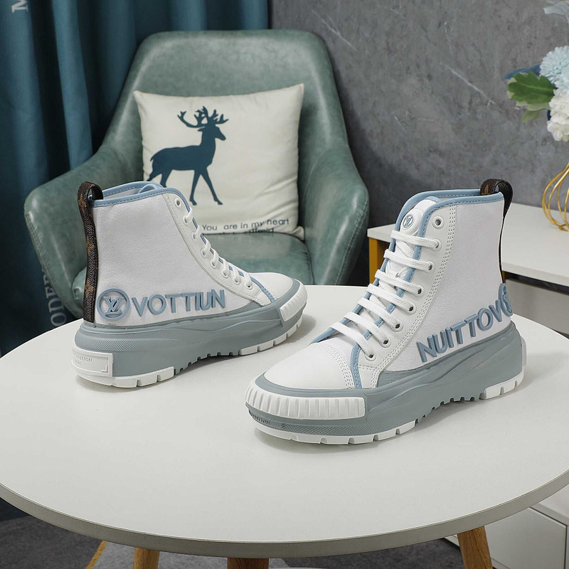 l**is V*t*n squad sneaker high top light blue