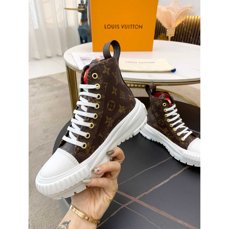 l**is V*t*n squad sneaker high top monogram