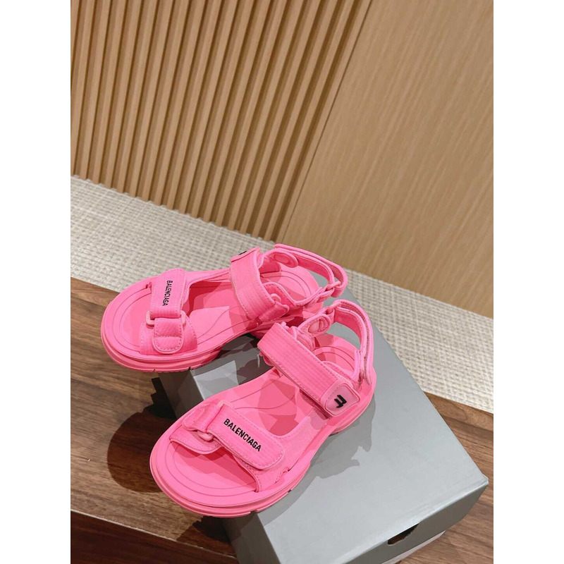 Ba*len*cia*ga hiking sandals pink