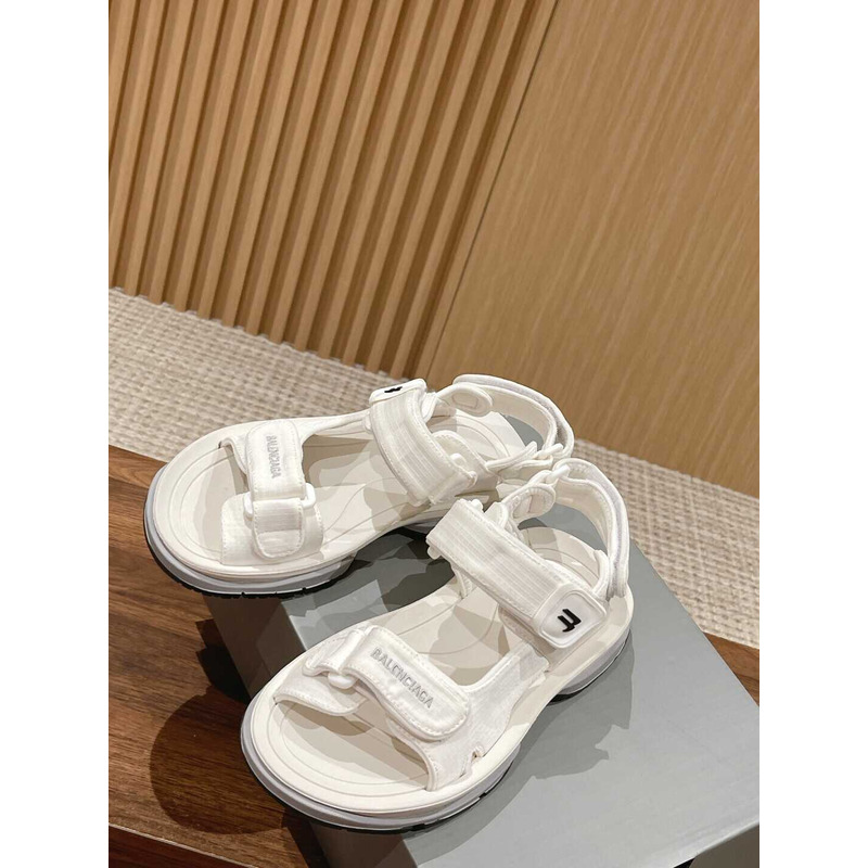 Ba*len*cia*ga hiking sandals all white