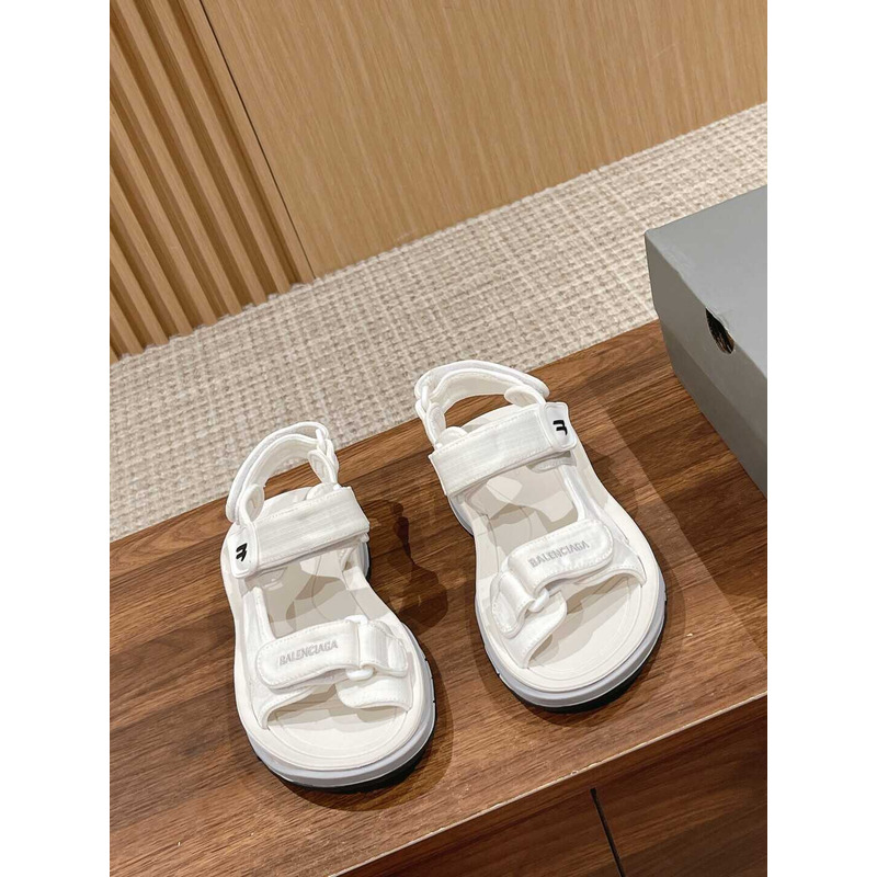 Ba*len*cia*ga hiking sandals all white