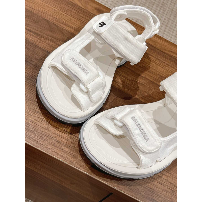 Ba*len*cia*ga hiking sandals all white