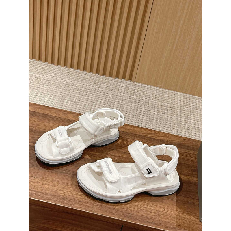 Ba*len*cia*ga hiking sandals all white