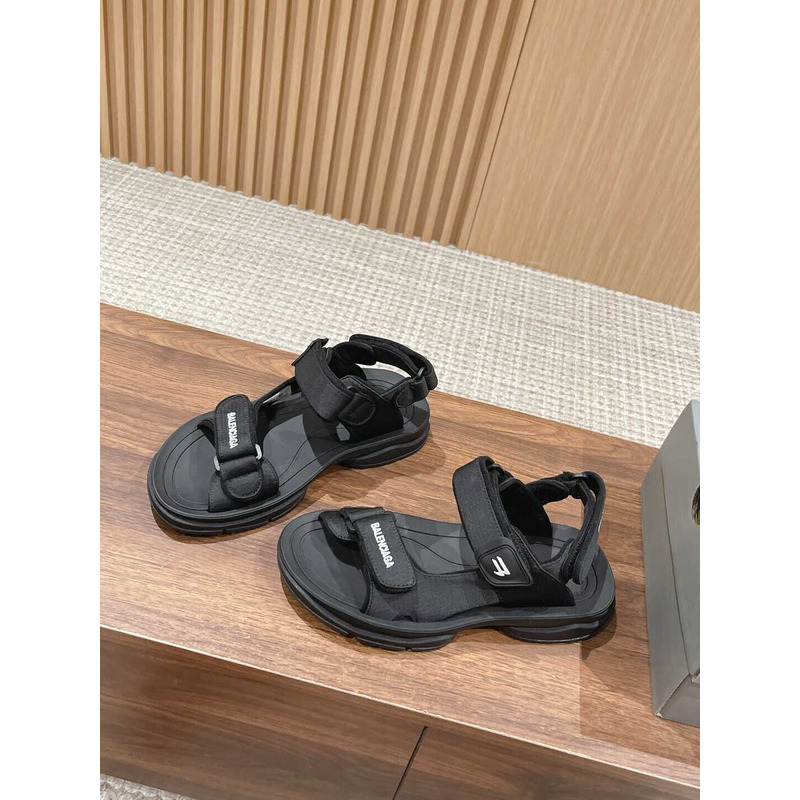 Ba*len*cia*ga hiking sandals black