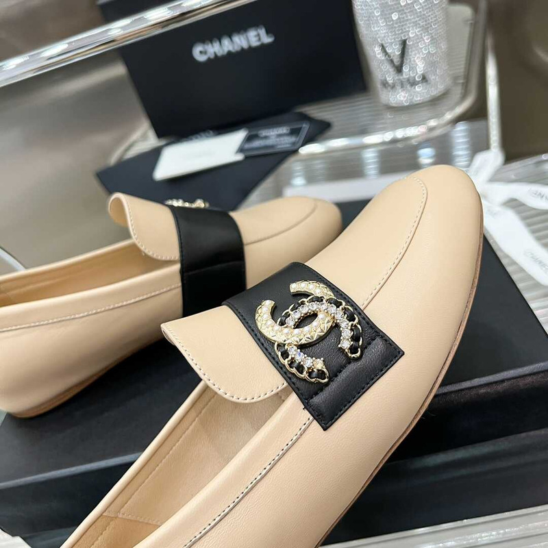 Ch*el  classic logo loafers beige and black