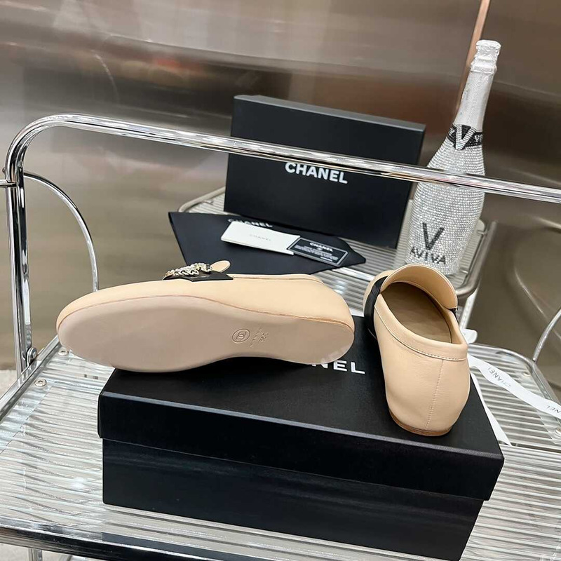 Ch*el  classic logo loafers beige and black