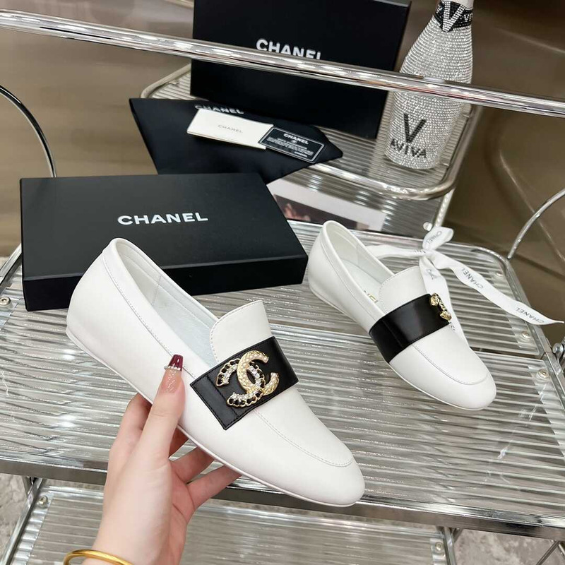 Ch*el classic logo loafers white and black