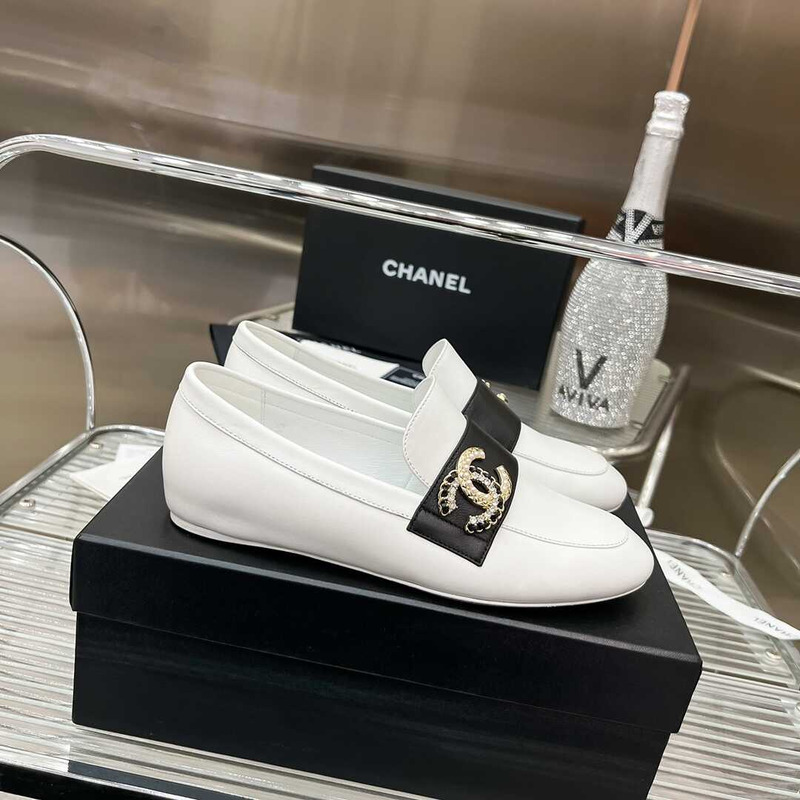 Ch*el classic logo loafers white and black