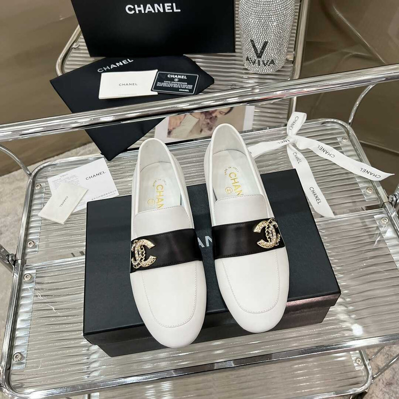 Ch*el classic logo loafers white and black