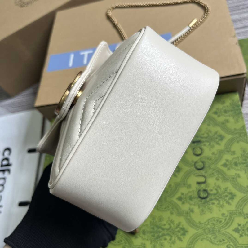 G*u*i gg marmont mini bucket bag white