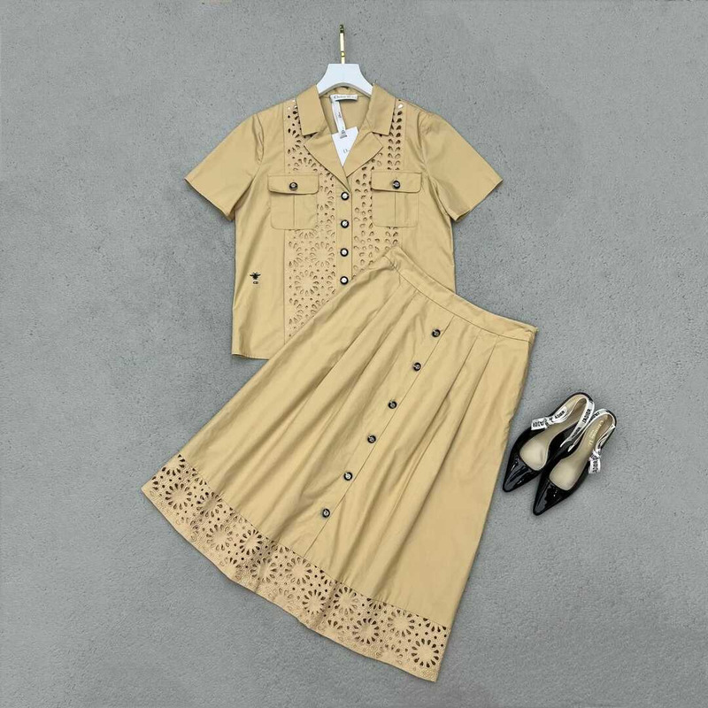 D*or half-body skirt set beige