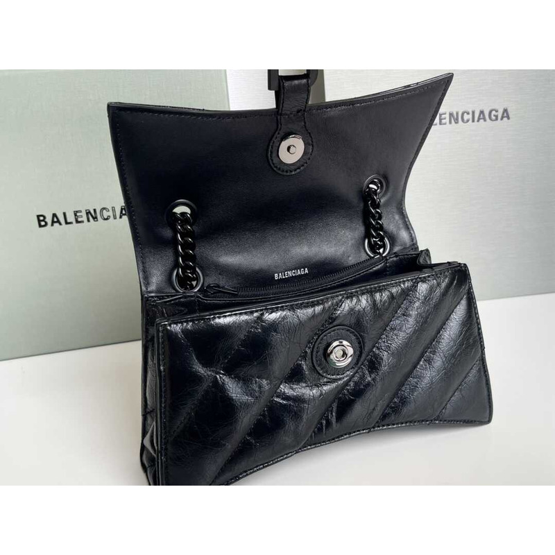 Ba*len*cia*ga crush quilted shoulder bag calfskin small black