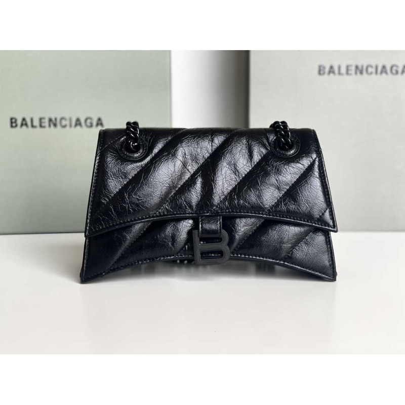 Ba*len*cia*ga crush quilted shoulder bag calfskin small black