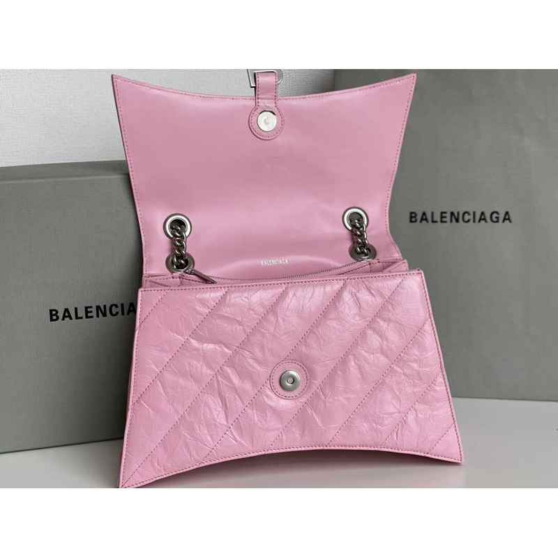 Ba*len*cia*ga crush quilted shoulder bag calfskin pink