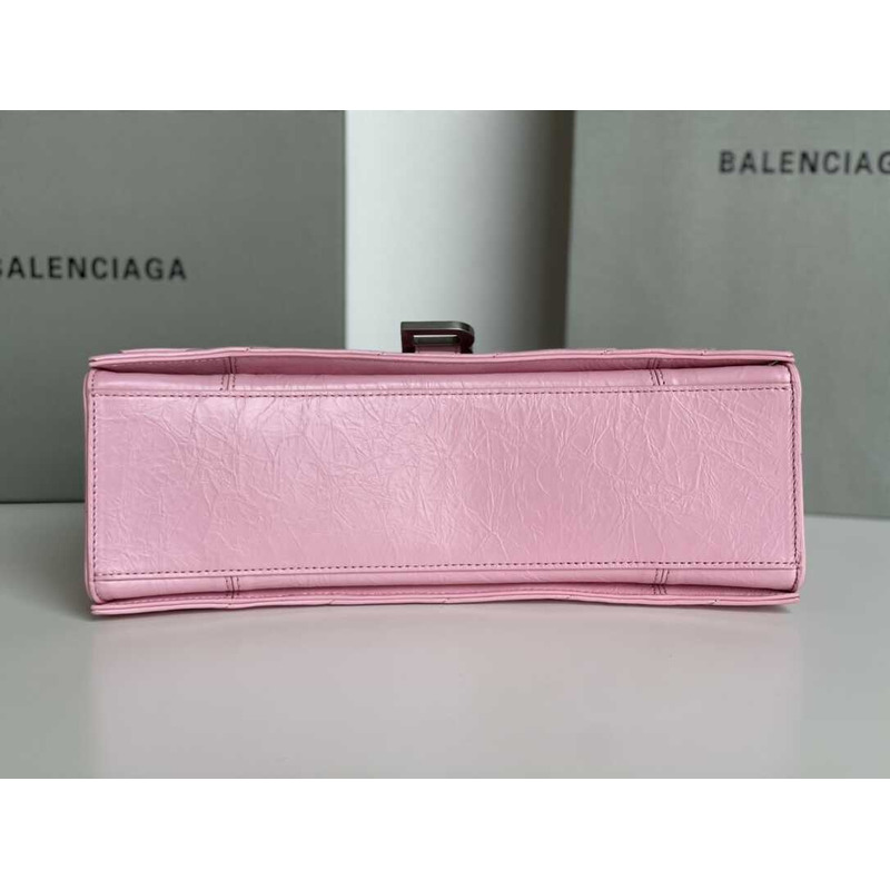 Ba*len*cia*ga crush quilted shoulder bag calfskin pink