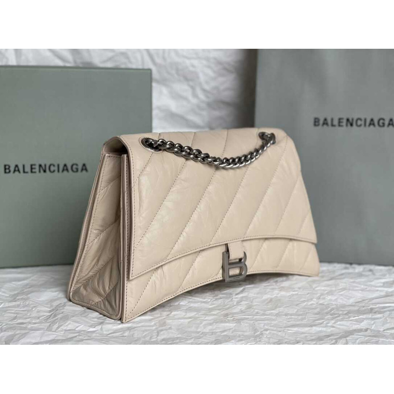 Ba*len*cia*ga crush quilted shoulder bag calfskin beige