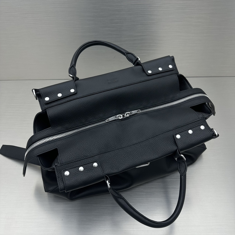 Ba*len*cia*ga waist large bag grained calfskin in black