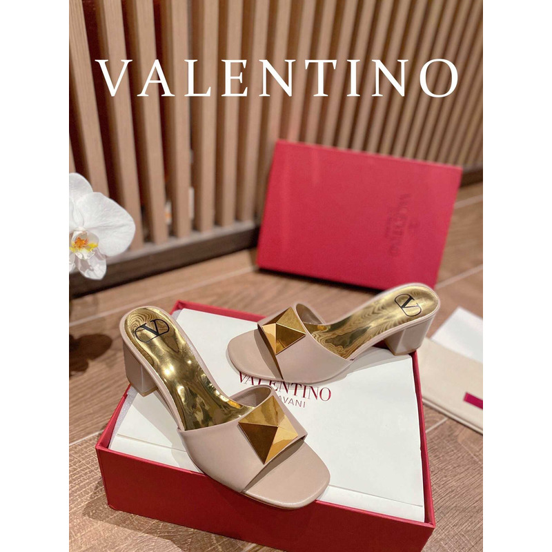 Valentino Rockstud-detail Open-toe Sandals Nude Pink