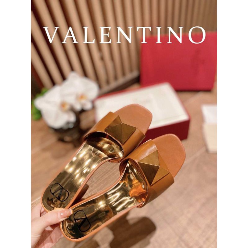 Valentino Rockstud-detail Open-toe Sandals Orange