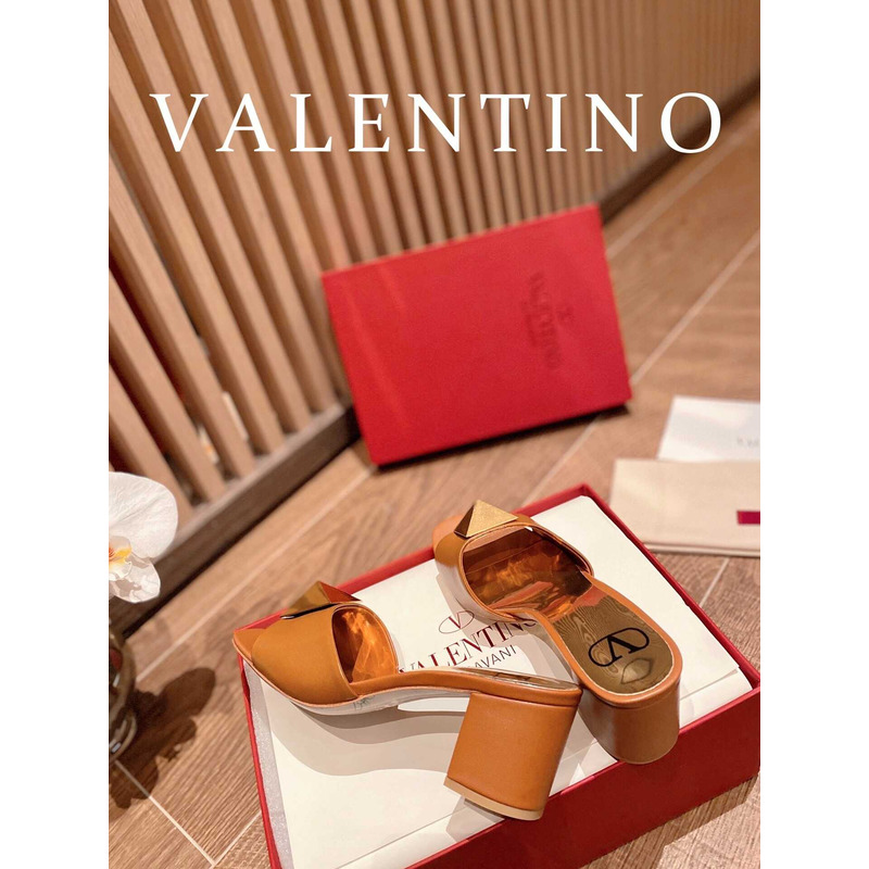 Valentino Rockstud-detail Open-toe Sandals Orange