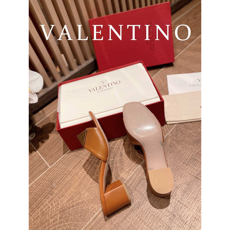 Valentino Rockstud-detail Open-toe Sandals Orange