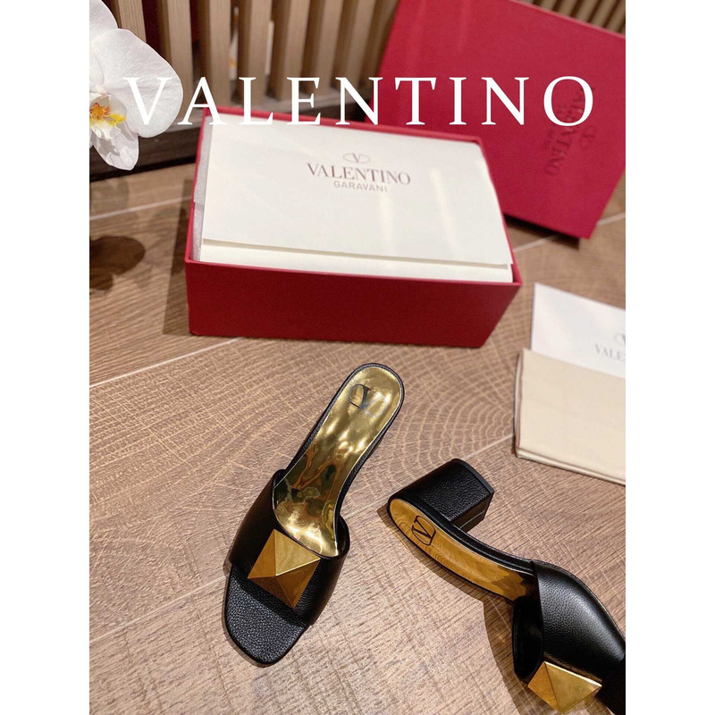 Valentino Rockstud-detail Open-toe Sandals Black