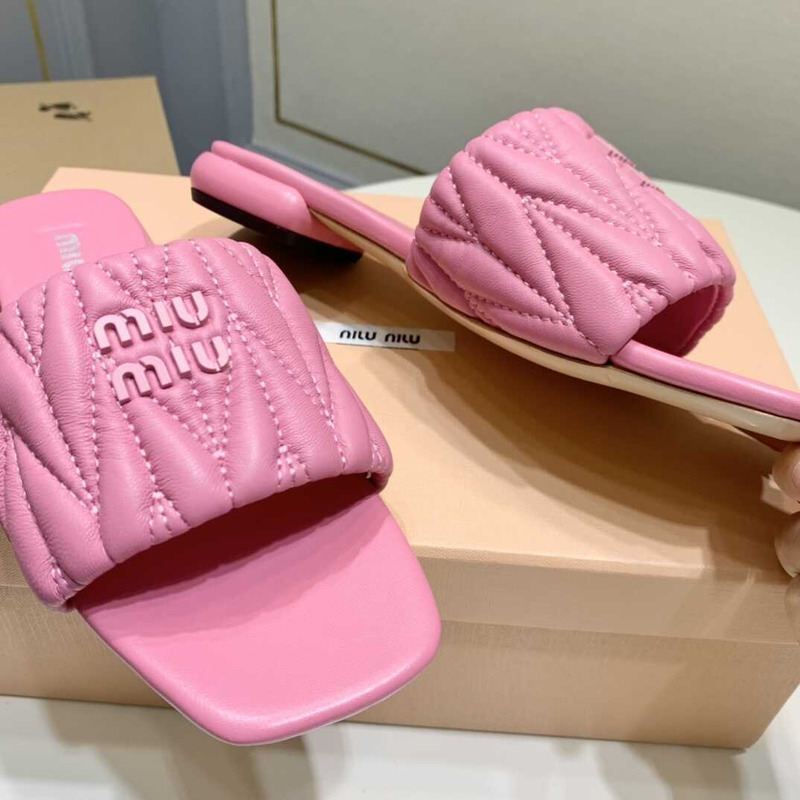 Miu Miu Matelassé Slipper Sandal In Soft Suede Pink