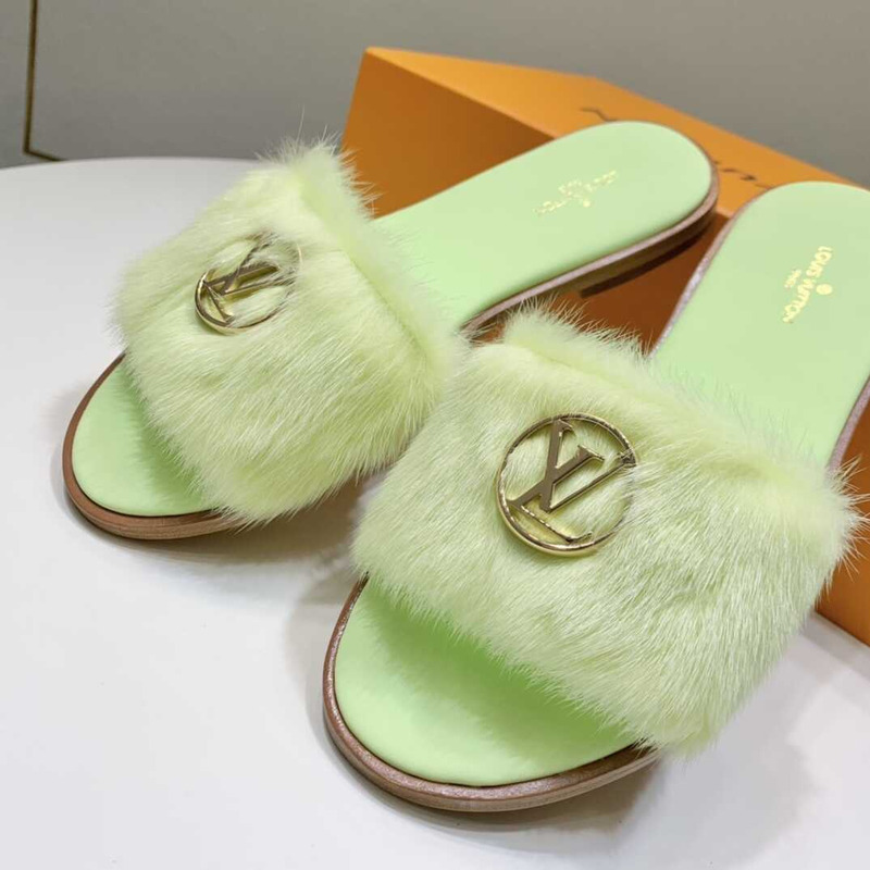 l**is V*t*n green furry slippers