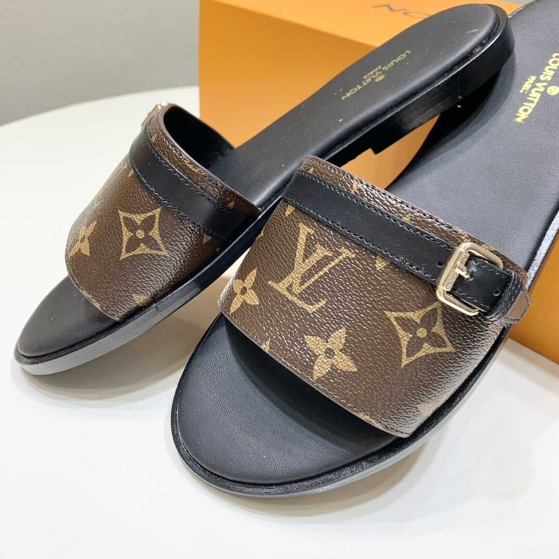 l**is V*t*n lock it flat sandals monogram