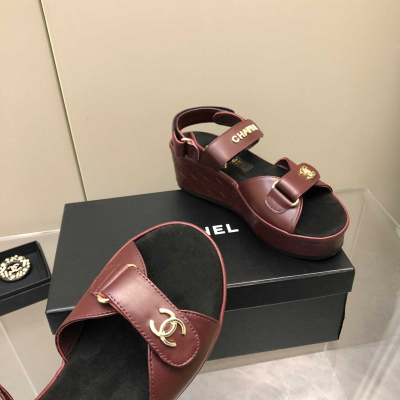 ch*el leather sandals B**rry