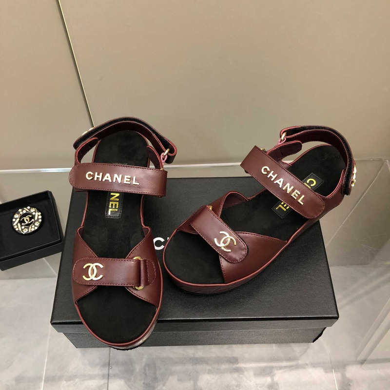 ch*el leather sandals B**rry