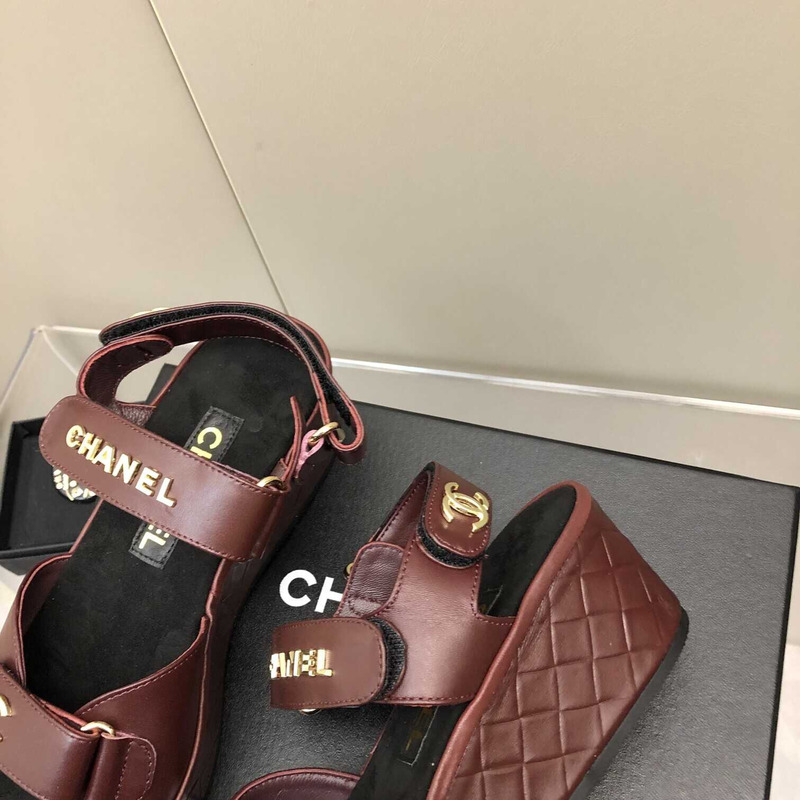 ch*el leather sandals B**rry