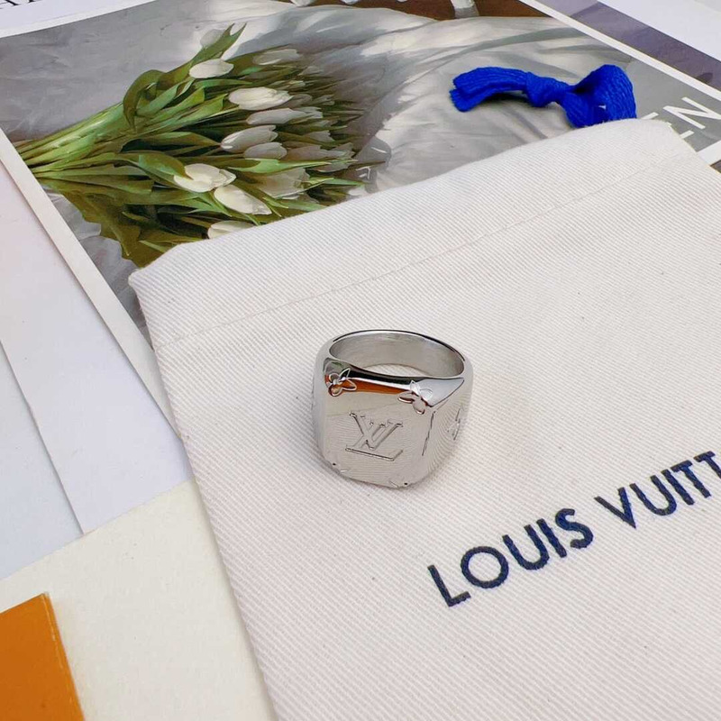 l**is V*t*n logo ring silver