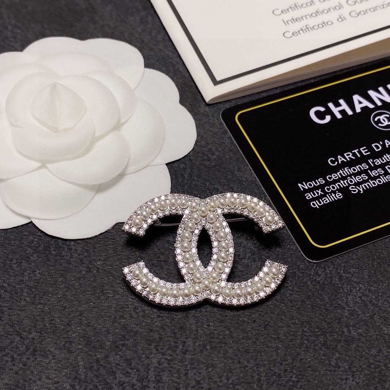 Ch*el cc pearl brooch