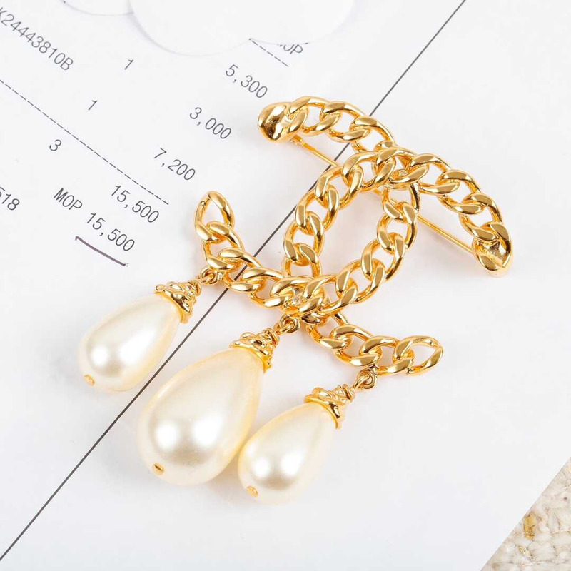 Ch*el cc pearl brooch