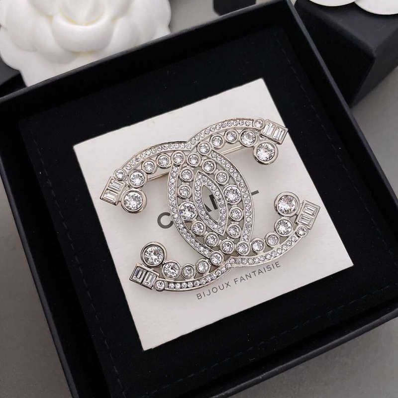 Ch*el cc crystal brooch