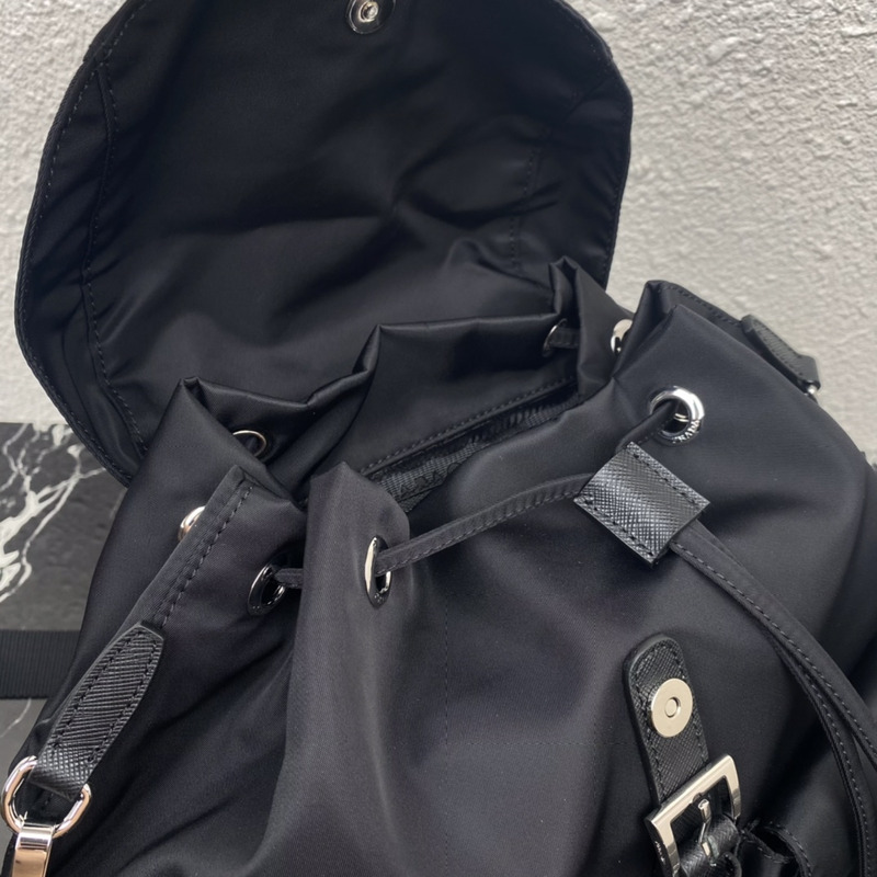 Pra*a re-nylon backpack medium black