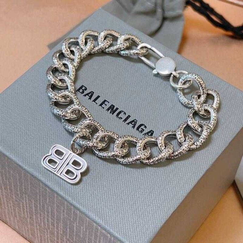 Ba*len*cia*ga logo chain bracelet silver