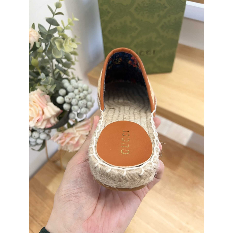 G*u*i interlocking g espadrilles beige